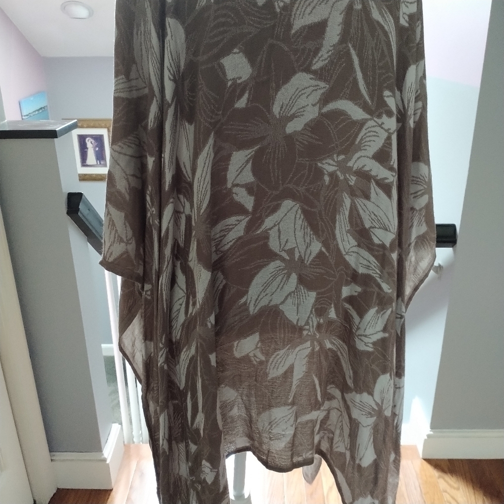 Simply Noelle Kimono Poncho Cape Shawl Wrap Taupe and Cream One Size - Picture 8 of 11